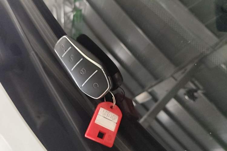 Used BYD Qin PLUS 2024 Honor Edition EV 510KM Leading Model Vehicle Key