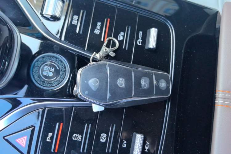 Used BYD Qin PLUS 2024 HONOR Edition DM-i 55KM Leading Model Vehicle Key