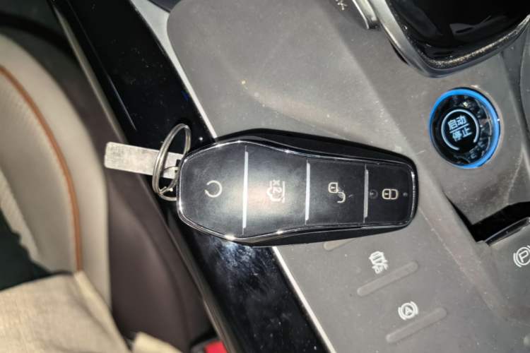 Used BYD Qin PLUS 2024 Honor Edition EV 510KM Leading Model Vehicle Key