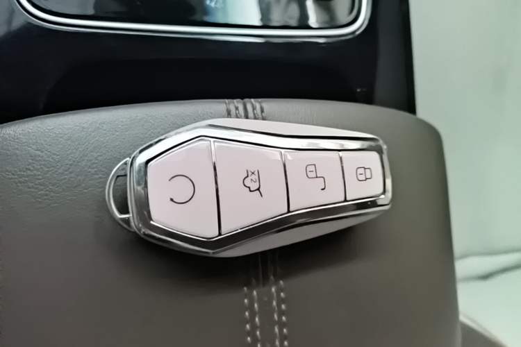 Used BYD Qin PLUS 2024 Honor Edition EV 510KM Beyond Model Vehicle Key