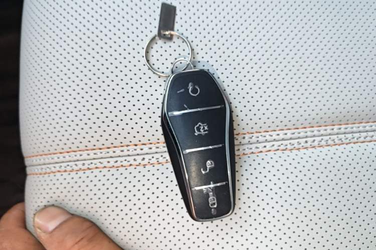 Used BYD Qin PLUS 2024 HONOR Edition DM-i 55KM Leading Model Vehicle Key