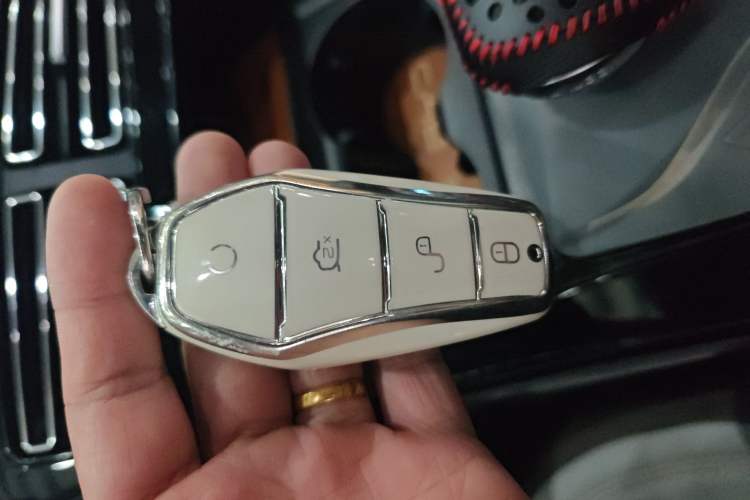 Used BYD Qin PLUS 2024 HONOR Edition DM-i 55KM Leading Model Vehicle Key