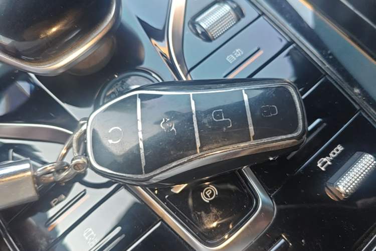 Used BYD Qin PLUS 2024 HONOR Edition DM-i 55KM Leading Model Vehicle Key