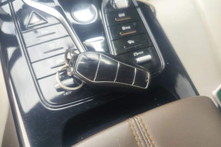Used BYD Qin PLUS 2024 HONOR Edition DM-i 55KM Leading Model Vehicle Key