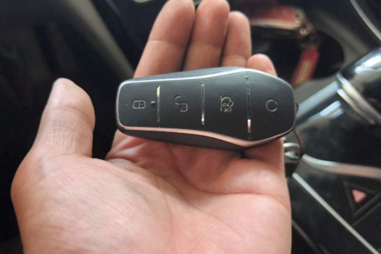 Used BYD Qin PLUS 2024 HONOR Edition DM-i 120KM Leading Model Vehicle Key