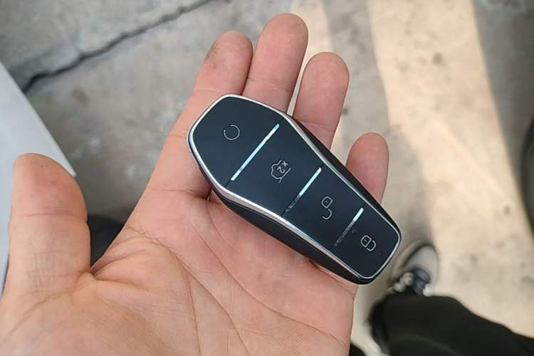 Used BYD Qin PLUS 2024 HONOR Edition DM-i 55KM Leading Model Vehicle Key