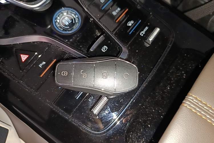 Used BYD Qin PLUS 2024 HONOR Edition DM-i 55KM Leading Model Vehicle Key
