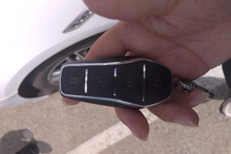 Used BYD Qin PLUS 2024 HONOR Edition DM-i 120KM Leading Model Vehicle Key