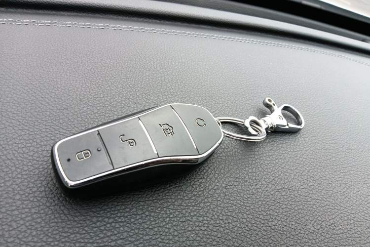 Used BYD Qin PLUS 2024 HONOR Edition DM-i 55KM Leading Model Vehicle Key
