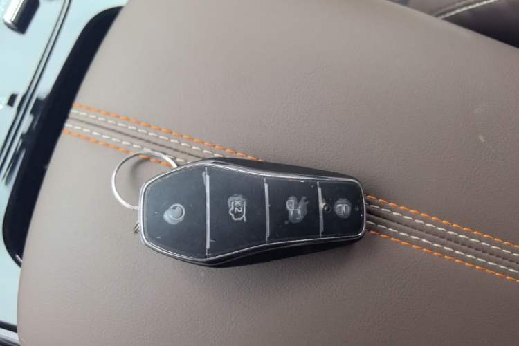 Used BYD Qin PLUS 2024 HONOR Edition DM-i 55KM Leading Model Vehicle Key