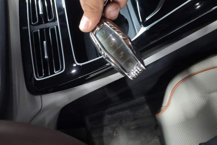 Used BYD Qin PLUS 2024 Honor Edition EV 510KM Leading Model Vehicle Key