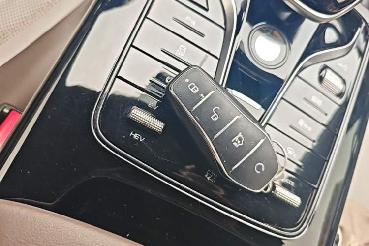 Used BYD Qin PLUS 2024 HONOR Edition DM-i 55KM Leading Model Vehicle Key