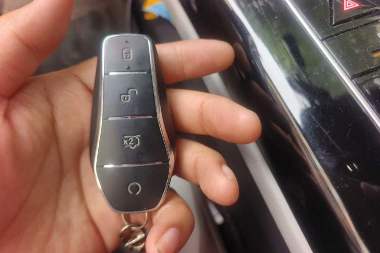Used BYD Qin PLUS 2024 Honor Edition EV 420KM Leading Model Vehicle Key