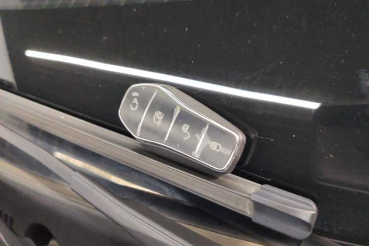 Used BYD Qin PLUS 2024 HONOR Edition DM-i 55KM Leading Model Vehicle Key