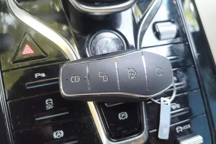 Used BYD Qin PLUS 2024 HONOR Edition DM-i 55KM Leading Model Vehicle Key