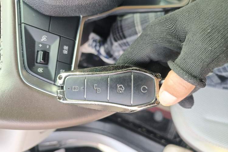 Used BYD Qin PLUS 2024 HONOR Edition DM-i 55KM Leading Model Vehicle Key
