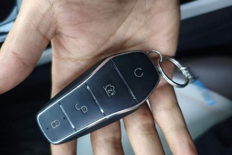 Used BYD Qin PLUS 2024 HONOR Edition DM-i 55KM Leading Model Vehicle Key