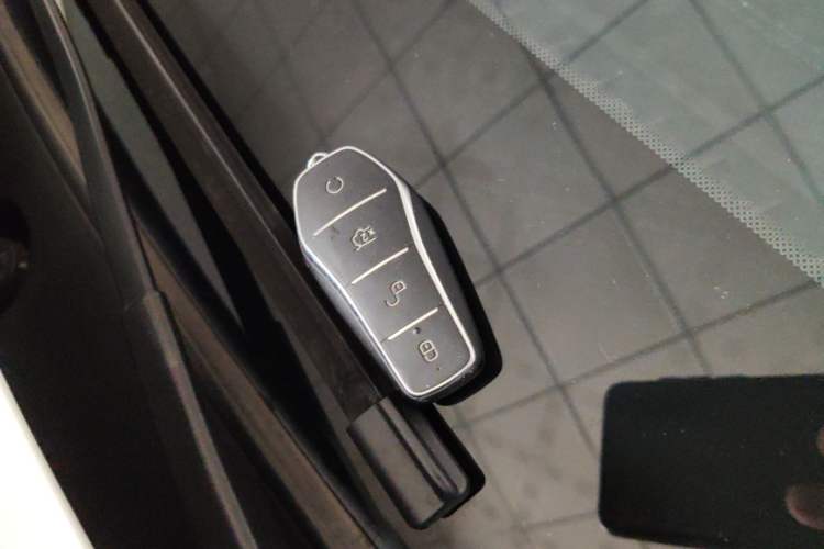 Used BYD Qin PLUS 2024 HONOR Edition DM-i 55KM Leading Model Vehicle Key