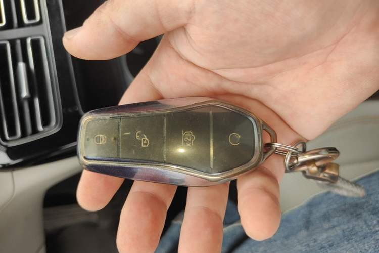 Used BYD Qin PLUS 2024 HONOR Edition DM-i 55KM Leading Model Vehicle Key