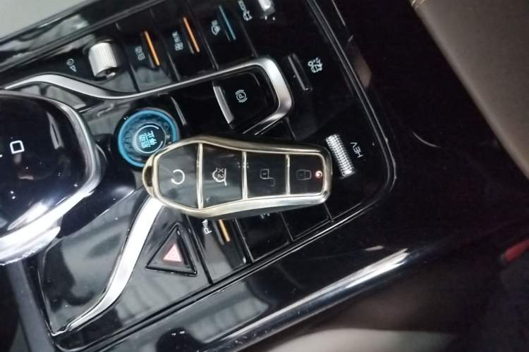 Used BYD Qin PLUS 2024 HONOR Edition DM-i 55KM Leading Model Vehicle Key