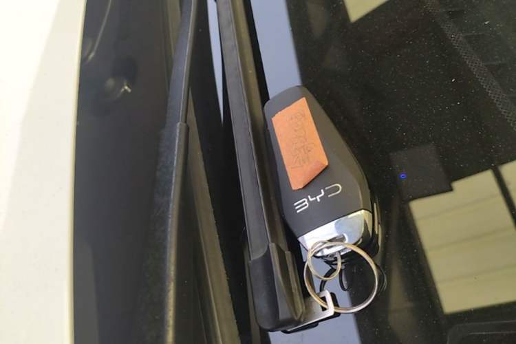 Used BYD Qin PLUS 2024 HONOR Edition DM-i 55KM Leading Model Vehicle Key