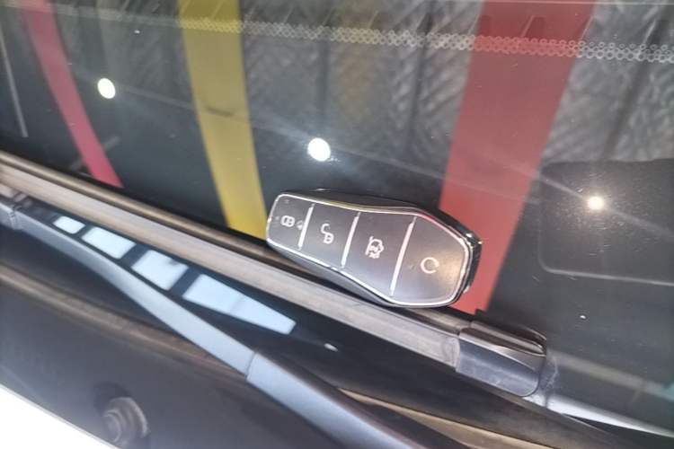 Used BYD Qin PLUS 2024 HONOR Edition DM-i 55KM Leading Model Vehicle Key