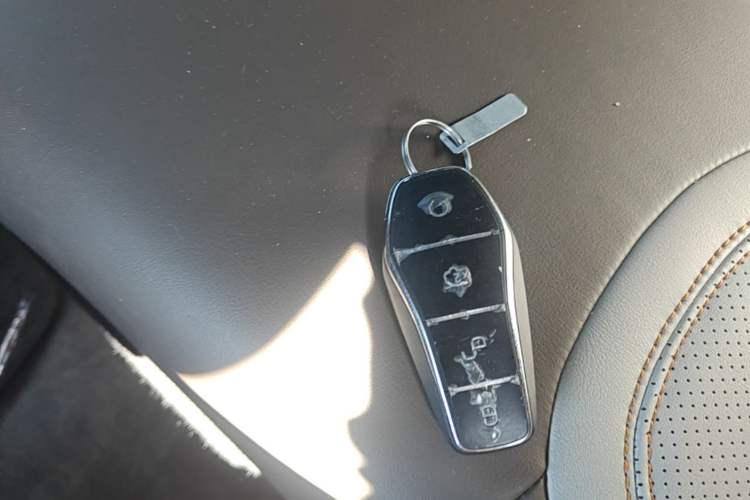 Used BYD Qin PLUS 2024 HONOR Edition DM-i 55KM Leading Model Vehicle Key