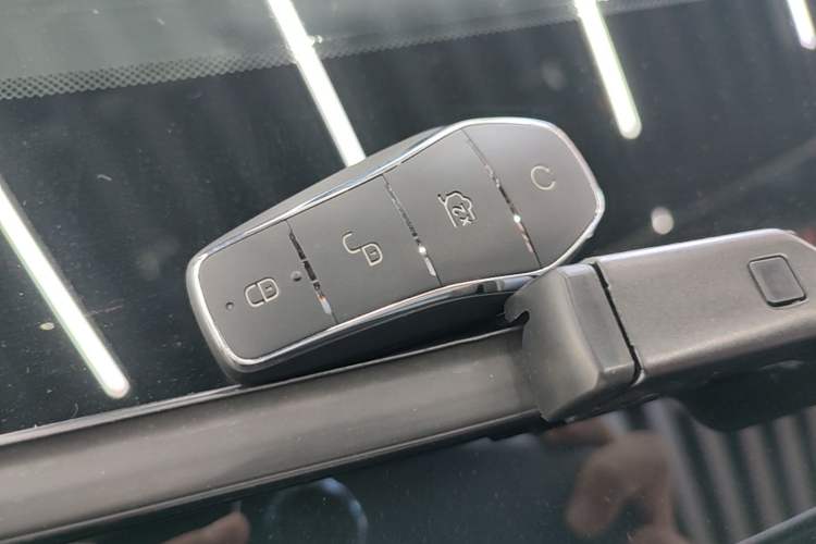 Used BYD Qin PLUS 2024 HONOR Edition DM-i 55KM Leading Model Vehicle Key