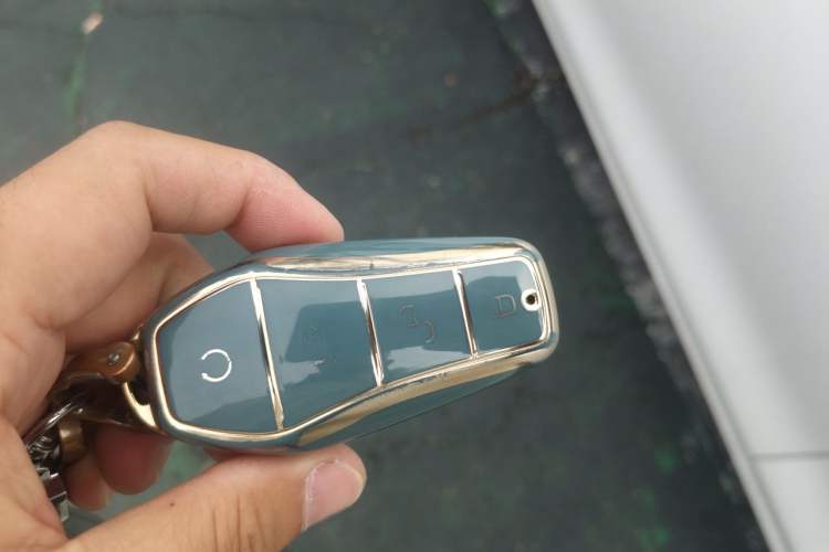 Used BYD Qin PLUS 2024 HONOR Edition DM-i 55KM Leading Model Vehicle Key
