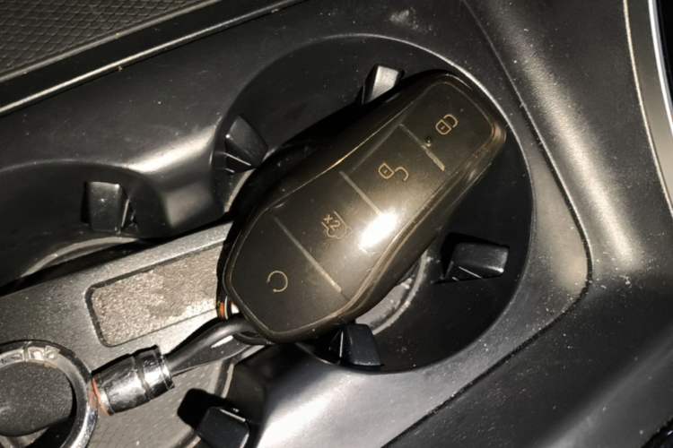 Used BYD Qin PLUS 2024 HONOR Edition DM-i 120KM Leading Model Vehicle Key