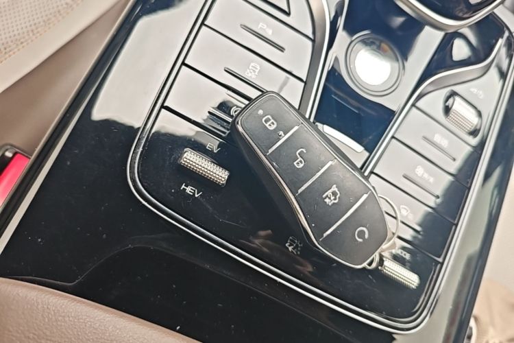 Used BYD Qin PLUS 2024 HONOR Edition DM-i 55KM Leading Model Vehicle Key