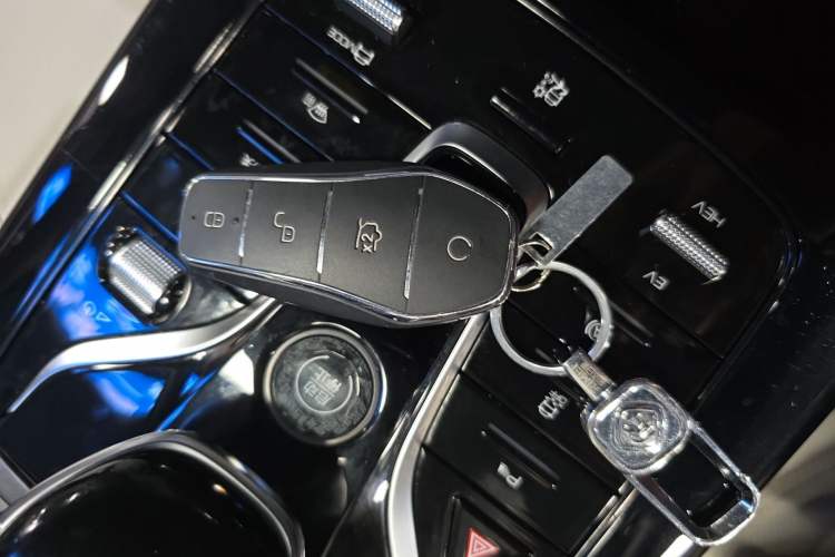 Used BYD Qin PLUS 2024 HONOR Edition DM-i 55KM Leading Model Vehicle Key