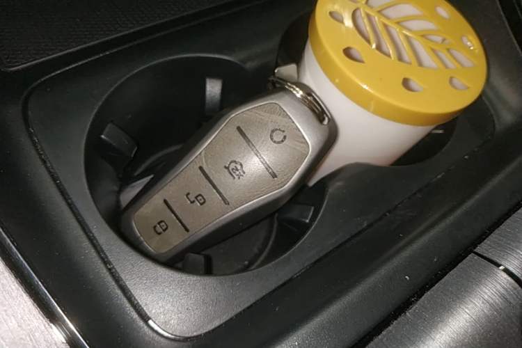 Used BYD Qin PLUS 2024 HONOR Edition DM-i 55KM Leading Model Vehicle Key