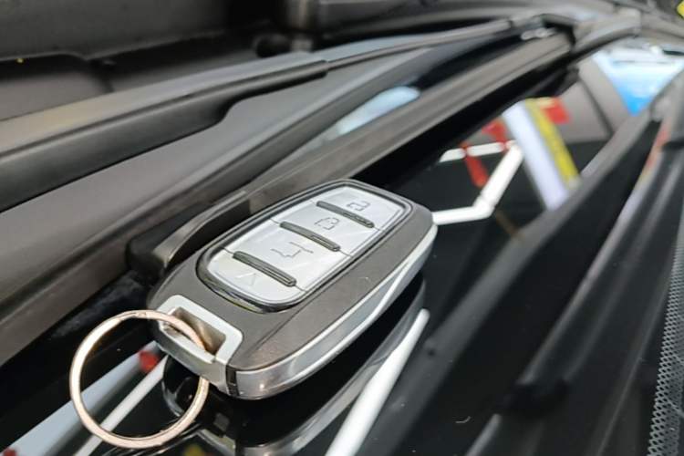 Used BYD Qin PLUS 2024 HONOR Edition DM-i 55KM Leading Model Vehicle Key