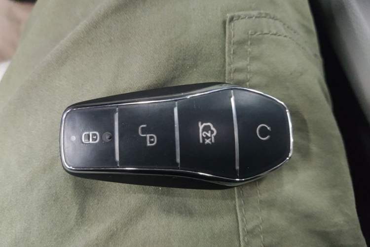 Used BYD Qin PLUS 2024 HONOR Edition DM-i 55KM Leading Model Vehicle Key