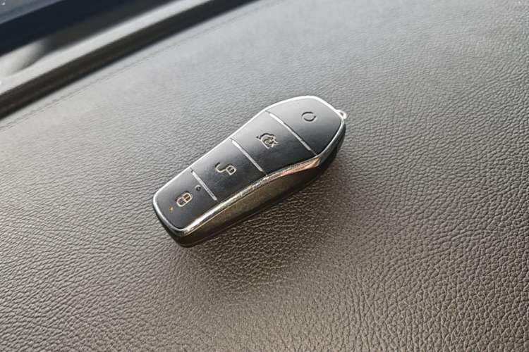 Used BYD Qin PLUS 2024 HONOR Edition DM-i 55KM Leading Model Vehicle Key