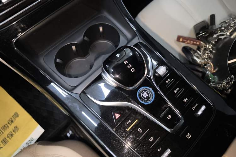Used BYD Qin PLUS 2025 DM-i Smart Drive 55KM Leading Model Gear Lever