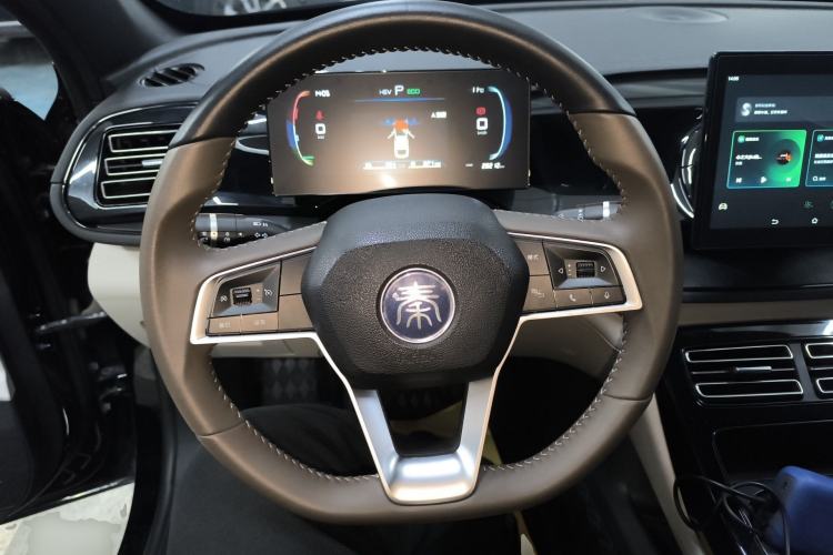 Used BYD Qin PLUS 2025 DM-i Smart Drive 55KM Leading Model Steering Wheel