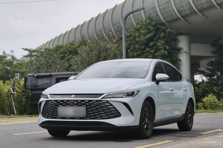 BYD Qin PLUS 2025 DM-i Smart Drive 55KM Leading Model