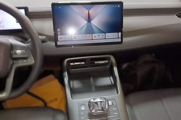 Used BYD Qin PLUS 2025 EV Smart Drive Edition 420KM Leading Model Audio And AC Panel