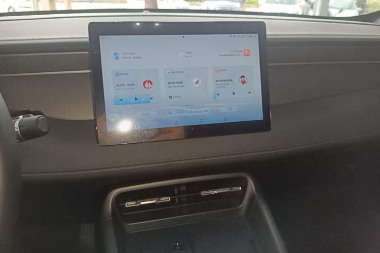 Used BYD Qin PLUS 2025 DM-i Smart Drive 55KM Leading Model Audio And AC Panel