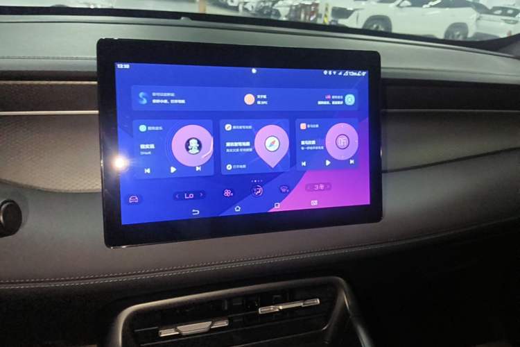 Used BYD Qin PLUS 2025 DM-i Smart Drive 55KM Leading Model Audio And AC Panel