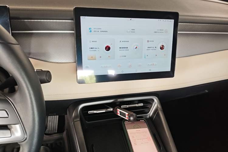 Used BYD Qin PLUS 2025 DM-i Smart Drive 55KM Leading Model Audio And AC Panel