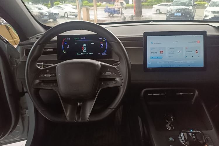 Used BYD Qin PLUS 2025 DM-i Smart Drive 55KM Leading Model Center Console
