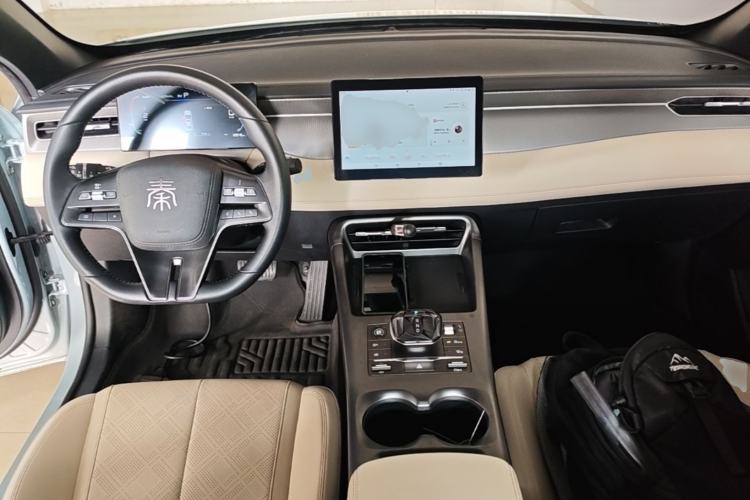 Used BYD Qin PLUS 2025 DM-i Smart Drive 55KM Leading Model Center Console