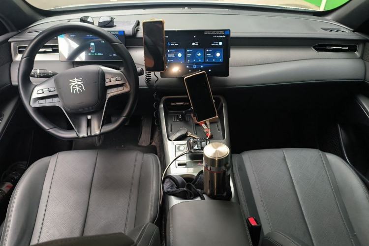 Used BYD Qin PLUS 2025 DM-i Smart Drive 55KM Leading Model Center Console
