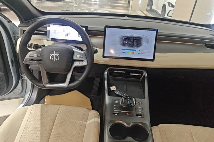 Used BYD Qin PLUS 2025 EV Smart Drive Version 510KM Beyond Model Center Console