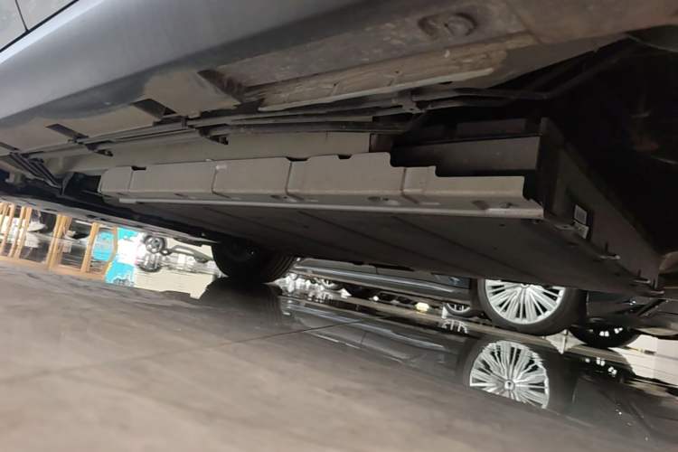 Used BYD Qin PLUS 2025 DM-i Smart Drive 120KM Superior Model Chassis Rear Left