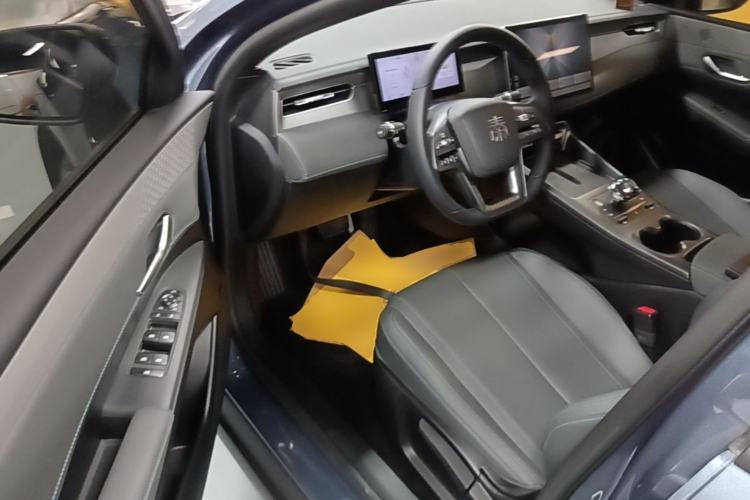 Used BYD Qin PLUS 2025 EV Smart Drive Edition 420KM Leading Model Driver Seat