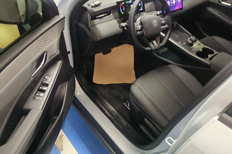 Used BYD Qin PLUS 2025 DM-i Smart Drive 55KM Leading Model Driver Seat